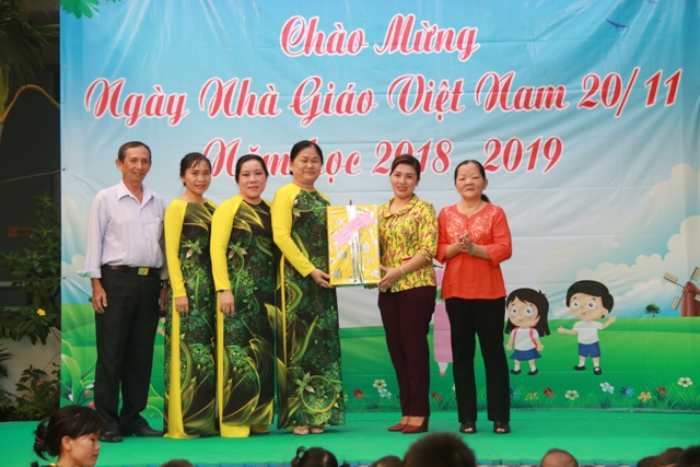 Sinh hoạt 20/11 